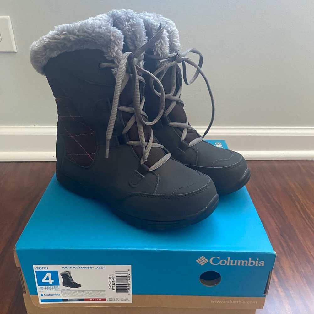 Size 4 youth new columbia ice maiden lace II